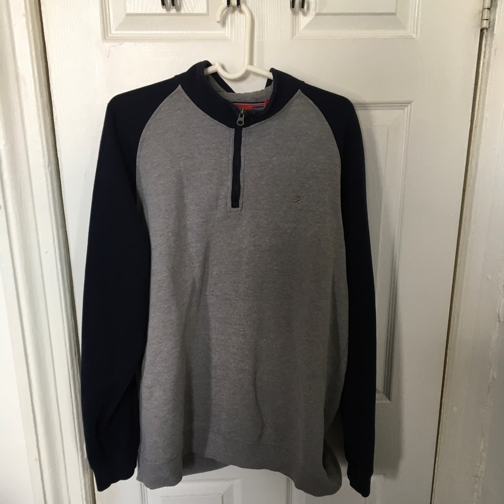 Men’s long sleeve pullover top